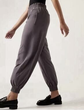NWT ATHLETA Womens 8 Purple SAVANNAH JOGGER PANTS Travel Casual Comfy